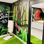Suite169 Apartman *